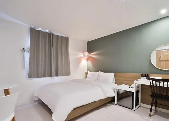 Haeundae Dongbeck Hotel 3*